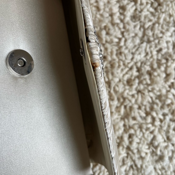 vintage cream satin clutch - Picture 8 of 8